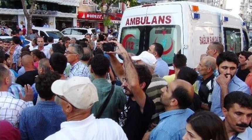 Suru&ccedil;&rsquo;taki Olayı Protesto Eden Gruba Saldırı: 2 Yaralı