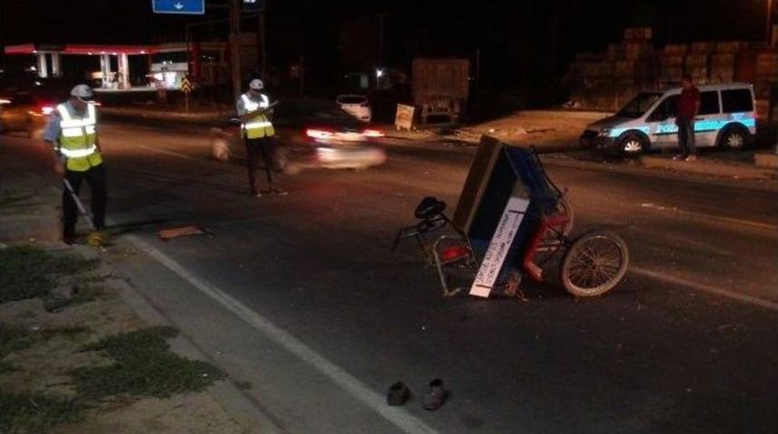 &Ouml;zel Otomobil &Uuml;&ccedil;tekerlikli Arabaya &Ccedil;arptı 1:&ouml;l&uuml;