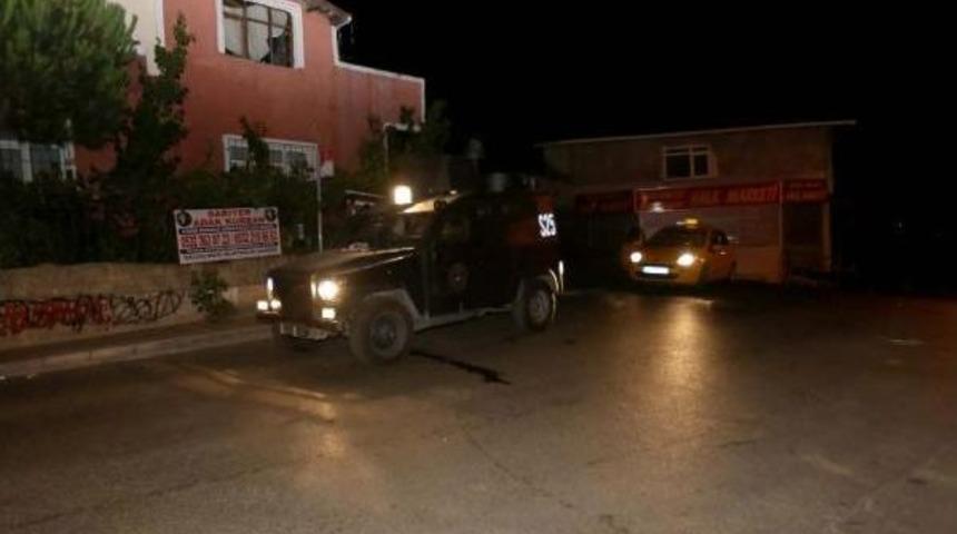 Sarıyer'de Polise Ateş A&ccedil;ıldı: 2 Yaralı