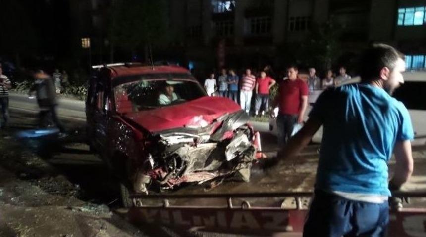 &Ccedil;arşamba&rsquo;da Trafik Kazası: 10 Yaralı