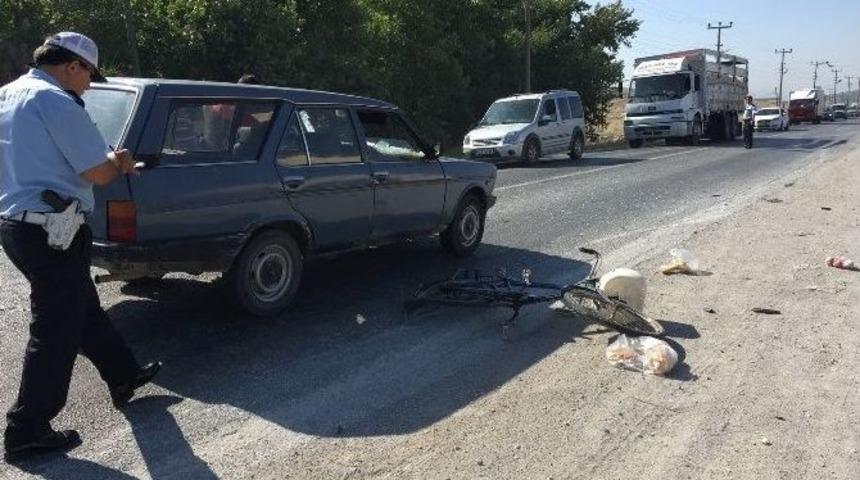 Otomobilin &Ccedil;arptığı Bisikletli Yaralandı