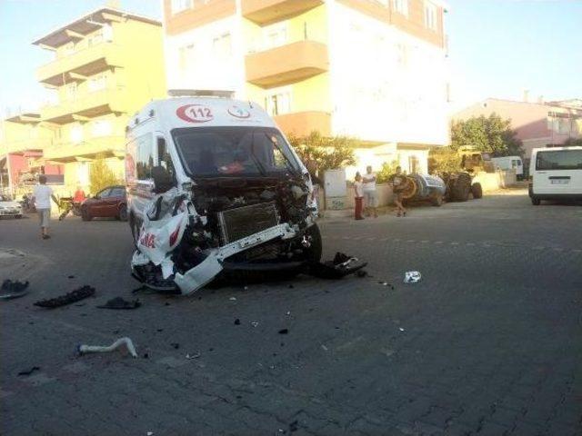 Alkollü Sürücü Ambulansa Çarptı