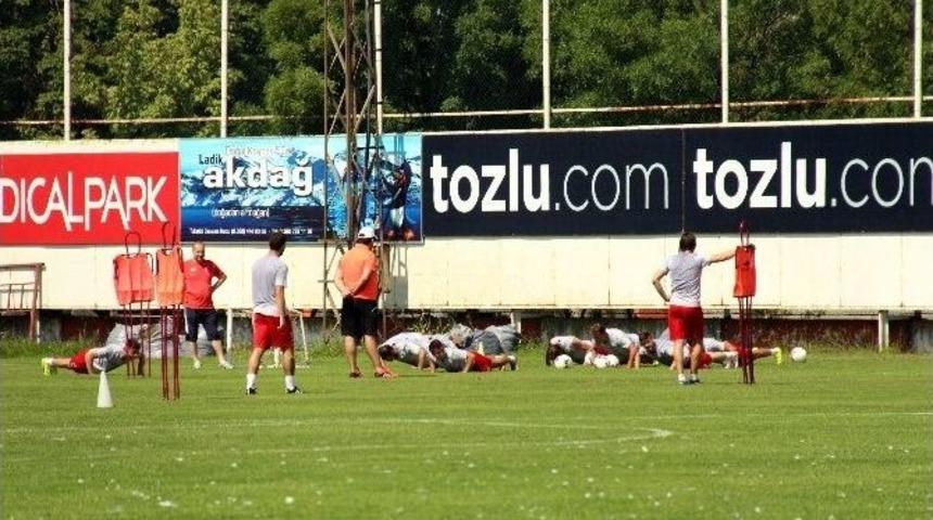 &Uuml;mit &Ouml;zat&rsquo;tan Kaybeden Takıma Şınav Cezası