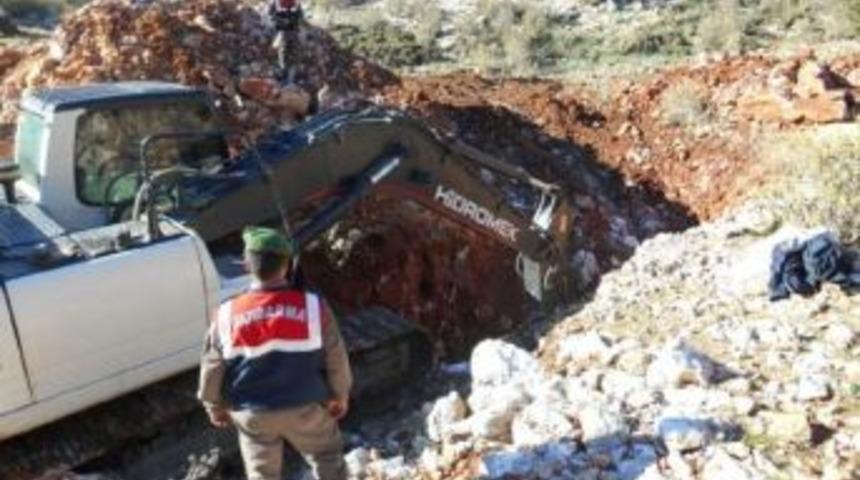 Mersin'de Define Avcılarına Su&ccedil;&uuml;st&uuml;