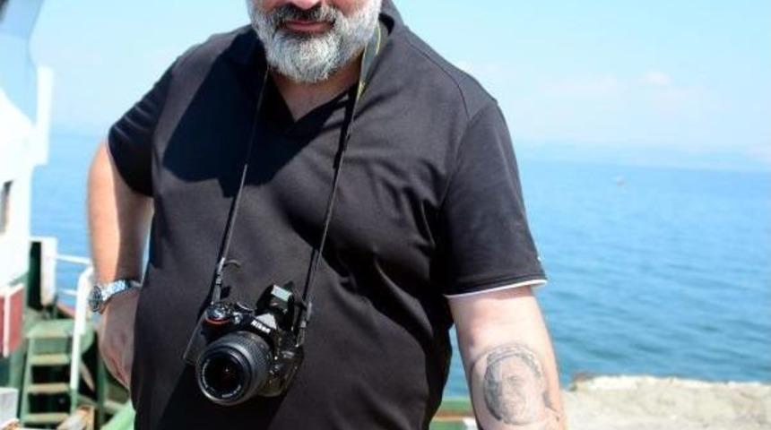 İtalyan Fotoğraf&ccedil;ı, Koluna Ahmet Taş&ccedil;ı'nın D&ouml;vmesini Yaptırdı