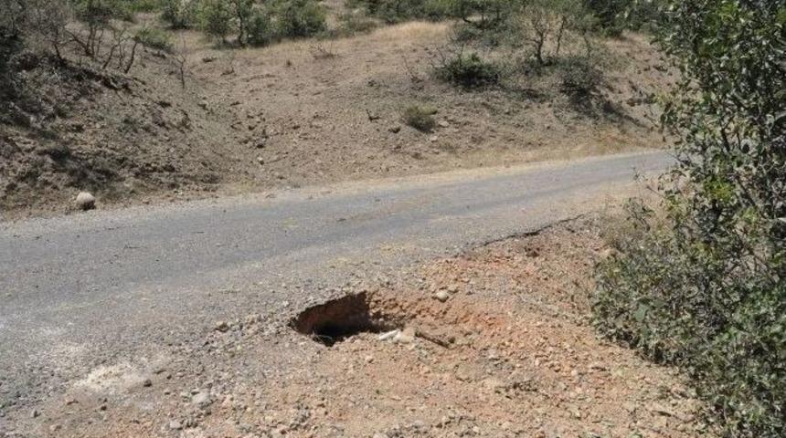 Tunceli&rsquo;de Yol Kenarına D&ouml;şenen 120 Kiloluk Bomba İmha Edildi