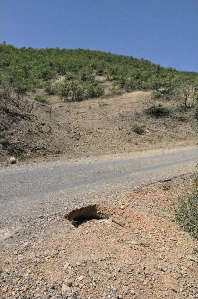 Tunceli’de Yol Kenarına Döşenen 120 Kiloluk Bomba İmha Edildi