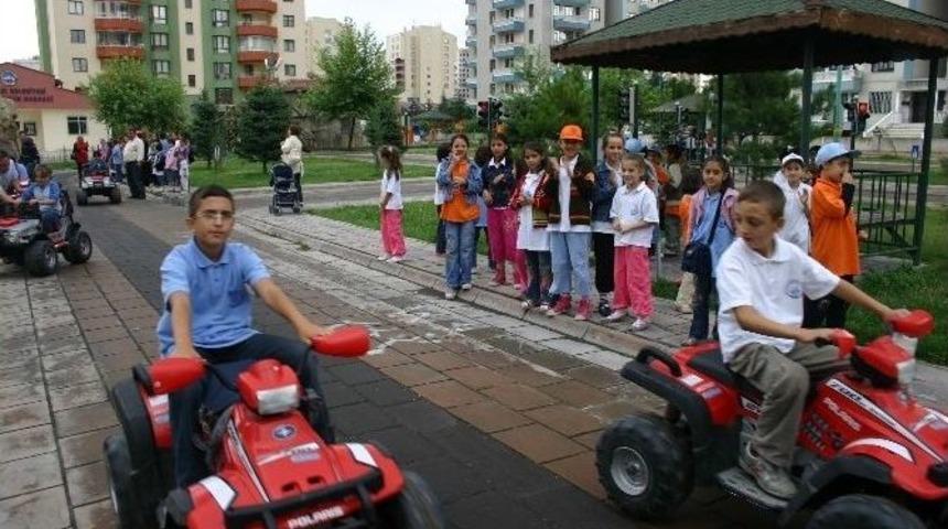 Trafik Eğitim Parkında Uygulamalı Eğitim