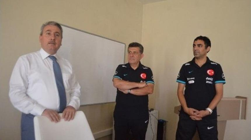 Grassroots C-antren&ouml;r Kursuna Ziyaret