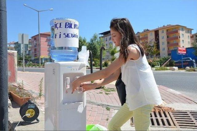 Dükkanının Önüne Sebil Koydu Ve Üzerine “fi Sebilillah” Yazdı