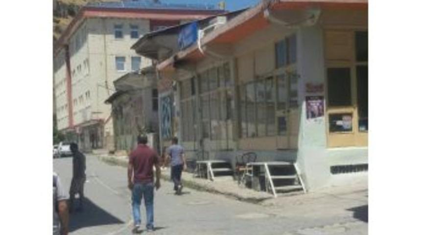 Mazgirt’de Esnaf Kepenk Kapattı