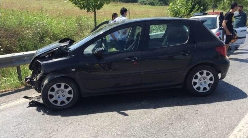 Şerit İhlali Kazaya Neden Oldu: 3 Yaralı