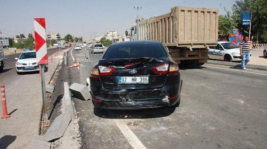 Başbakan&rsquo;ın Konvoyunda Kaza: 2 Polis Yaralı