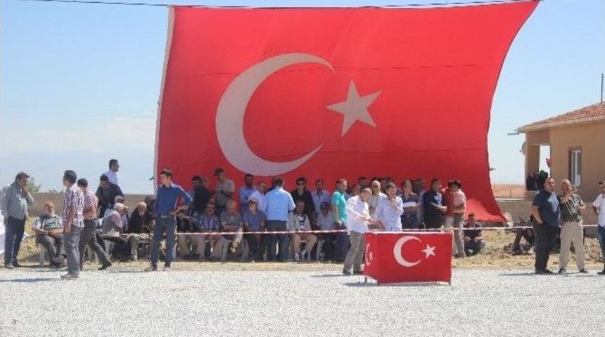 Kulpak Mahallesi Şehidini Bekliyor