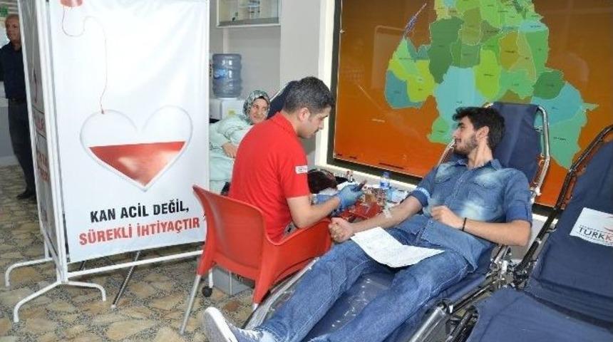 Yeşilyurt Belediye Personeli Kan Bağışında Bulundu