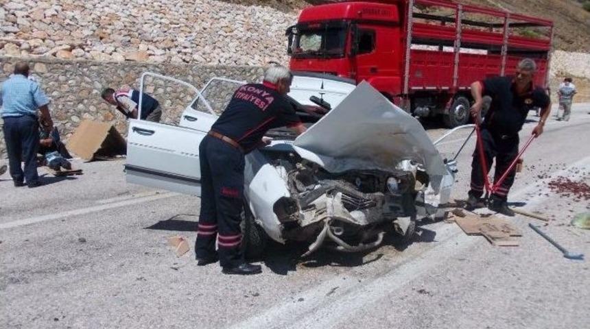 Konya&rsquo;da Kamyonla Otomobil &Ccedil;arpıştı: 3 &Ouml;l&uuml;, 3 Yaralı