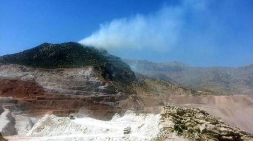 Pkk, Silopi'de Iş Makinesi Yaktı; 2 Işçi Kayıp