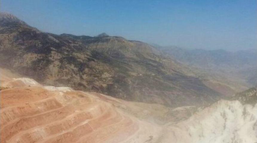 Pkk&rsquo;lılar Cudi Dağı&rsquo;nda İş Makinesini Ateşe Verdi