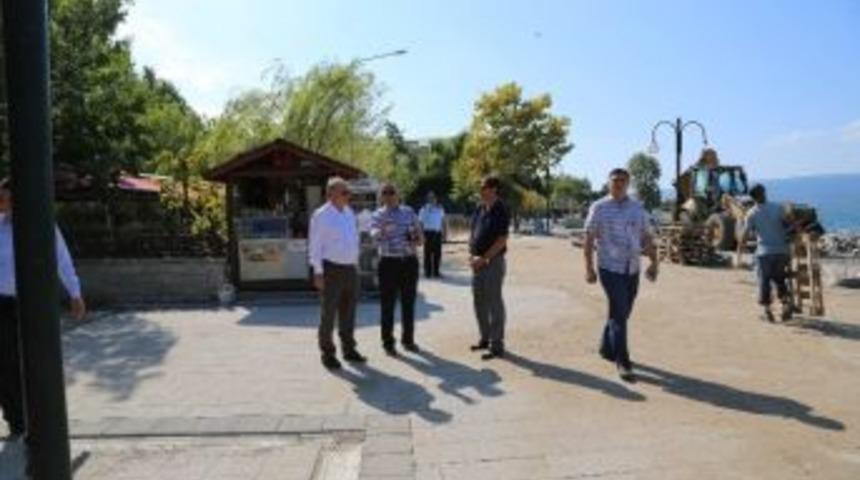 Milletvekili İsen Ve Başkan Yılmazer Sapanca Sahil Bandını İnceledi