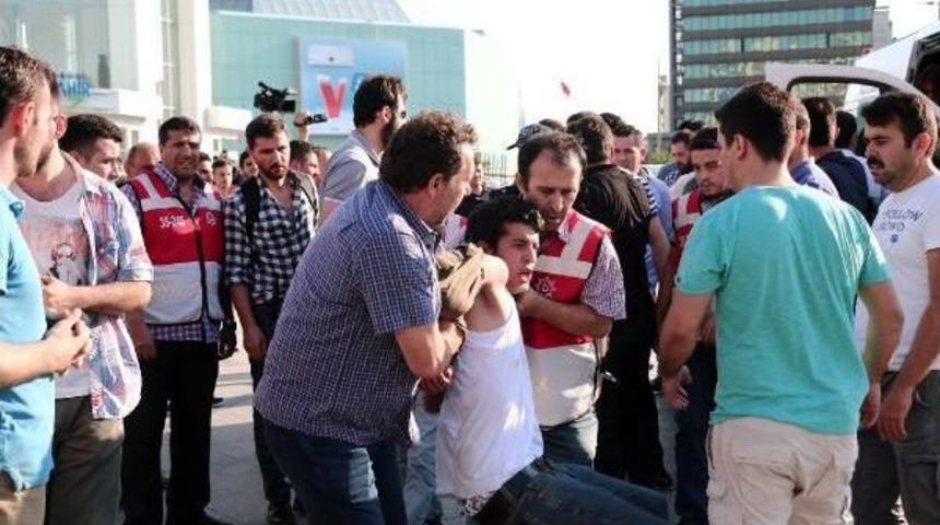 Şişli'de Eylemcilere Polis M&uuml;dahalesi