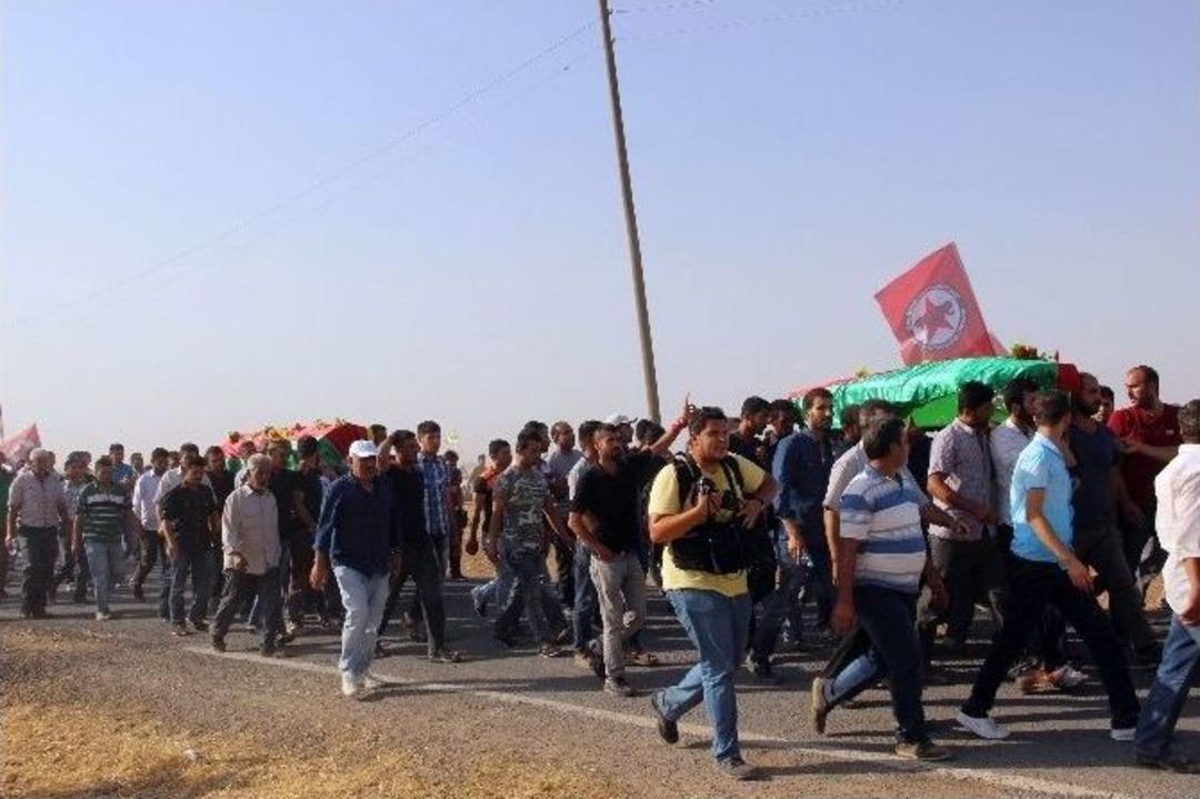 Patlamada &Ouml;len İki Suru&ccedil;lu Defnedildi