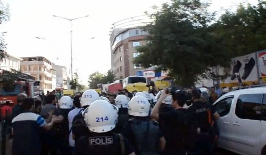 Ağrı&rsquo;da Protesto Y&uuml;r&uuml;y&uuml;ş&uuml; Sonrası Olaylar &Ccedil;ıktı