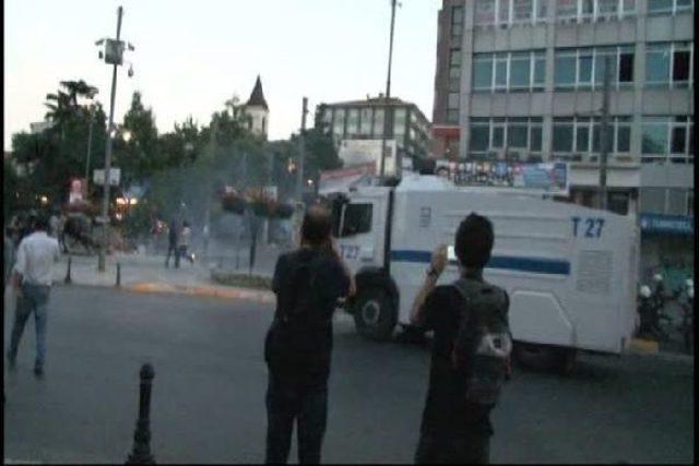 Kadıköy'de Suruç Protestosuna Müdahale