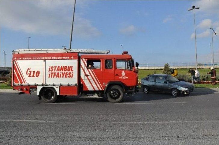 Atatürk Havalimanı Yolunda Kaza: 4 Yaralı G4