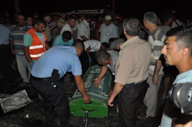 Aydın'da 4 Motosikletle 2 Otomobil Çarpıştı: 1 Ölü 3 Yaralı