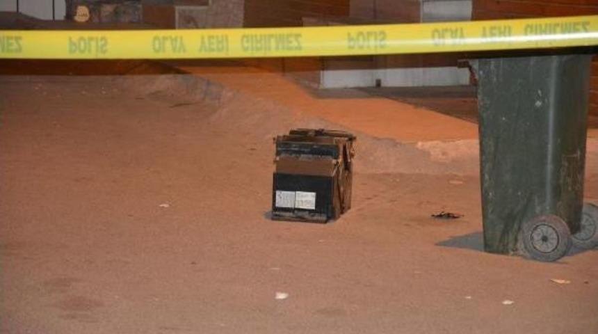 Karakolun Yanında Unutulan &Ccedil;anta Polisi Alarma Ge&ccedil;irdi