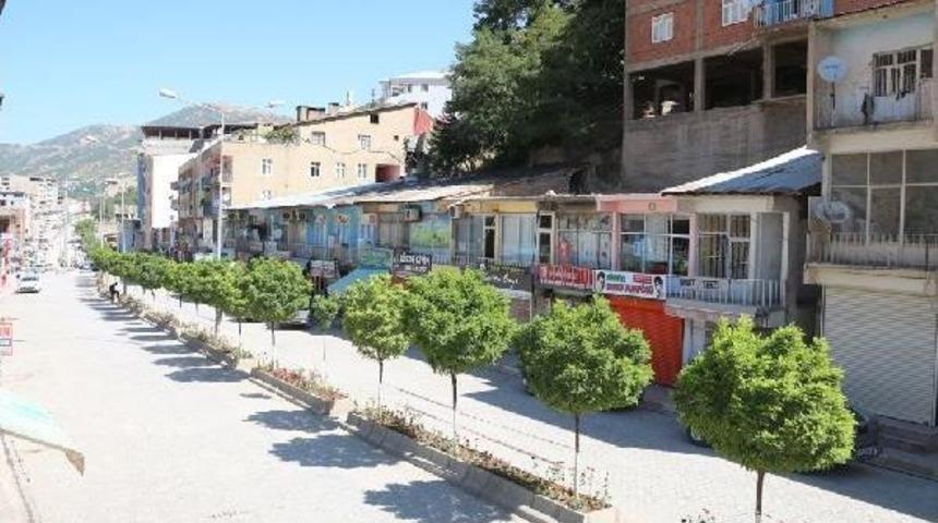 Suruç'taki Katliamı Protesto Için Şemdinli'de Kepenk Kapatıldı