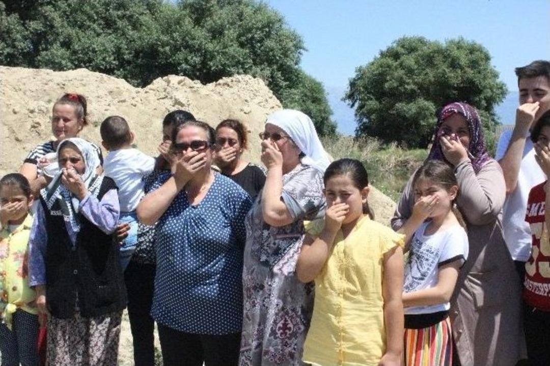 A&ccedil;ıkta Akan Lağım Suyu Sağlığı Tehdit Ediyor