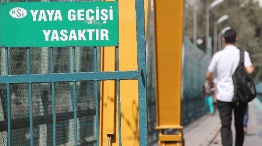 Yaya Ve Taşıt Ge&ccedil;işi Yasak Ama Kurala Uyan Yok