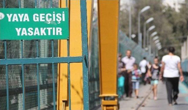 Yaya Ve Taşıt Geçişi Yasak Ama Kurala Uyan Yok