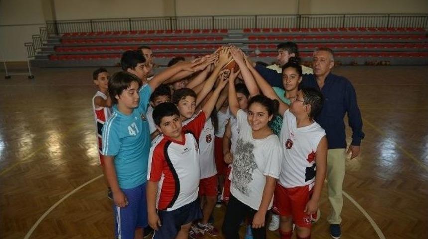 &Ccedil;iğli&rsquo;de Yaz Spor Okulları Heyecanı