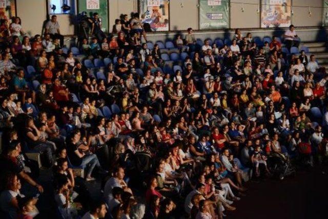 Yıldızlar Altında Tiyatro Festivali