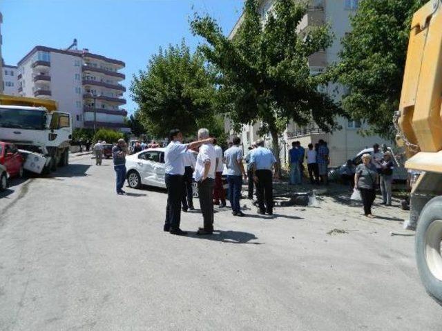 Mudanya’Da Freni Boşalan Kamyon 14 Aracı Biçti