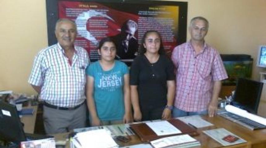 Burhaniye H&uuml;rriyet Ortaokulunun Başarılı &Ouml;ğrencileri