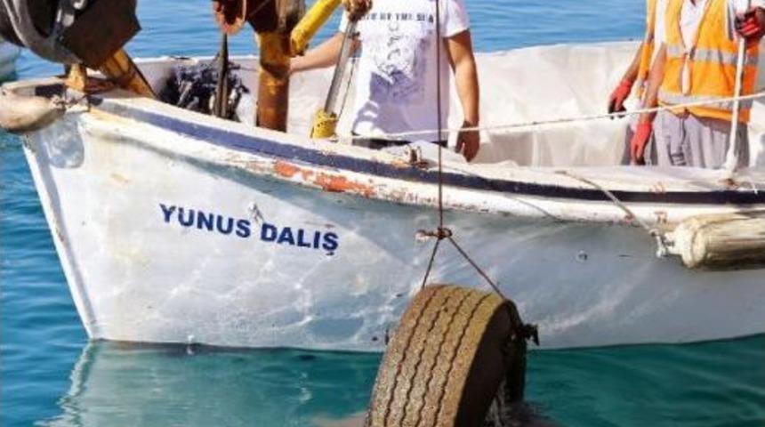 Kalei&ccedil;i Yat Limanı'nda Deniz Dibi Temizliği