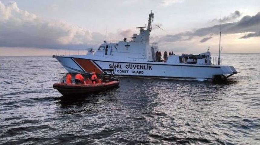 Riva Açıklarında Çarpışan İki Gemiden Biri Battı