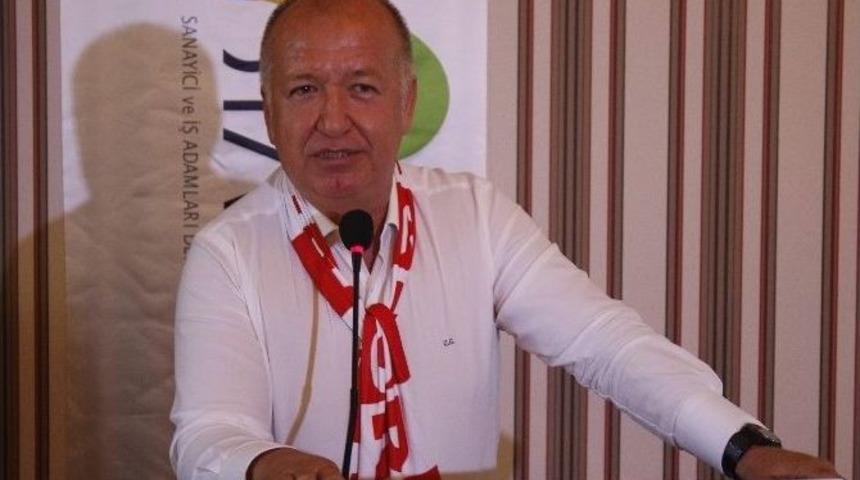 Antalyaspor Başkanı Gencer, Valdes&rsquo;i İşaret Ederek G&uuml;n Verdi