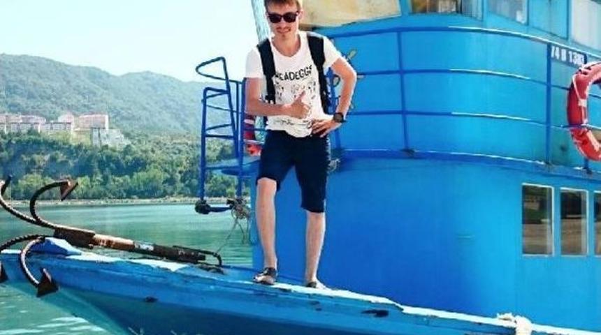 &Uuml;niversiteli Yılmaz, Karadeniz Turunda Kazada &Ouml;ld&uuml;