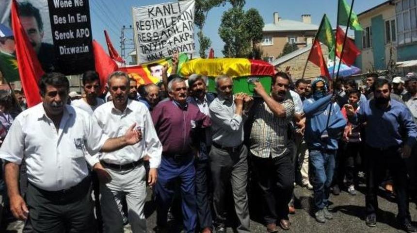 Suru&ccedil;'ta &Ouml;len Yunus Emre'nin Cenazesi Van'da  Toprağa Verildi