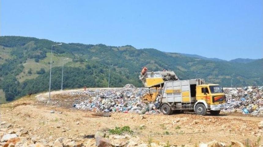 D&uuml;zce&rsquo;de G&uuml;nde 300 Ton &Ccedil;&ouml;p Taşınıyor
