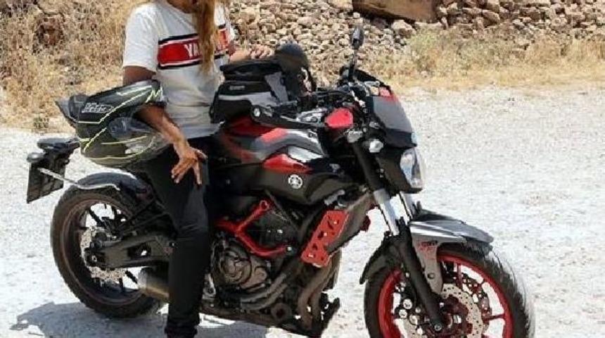 Young Woman Makes 7,200 Km On Motorcycle To Fight For Women&rsquo;S Rights