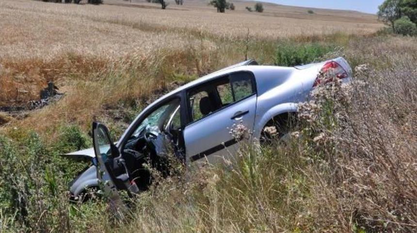 Otomobil Dereye U&ccedil;tu: 1 &Ouml;l&uuml;, 1 Yaralı