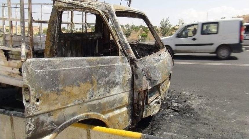 Gaziantep&rsquo;te Seyir Halindeki Ara&ccedil; K&uuml;l Oldu