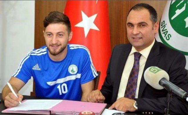 Sivas Belediyespor 9 Futbolcuyla Sözleşme Imzaladı