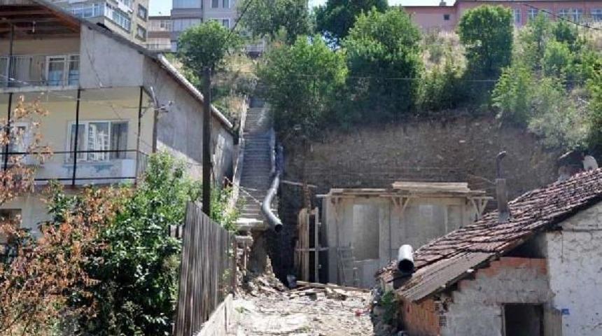 Karab&uuml;k'te Merdiven &Ccedil;ilesi Asans&ouml;rle Sona Erecek