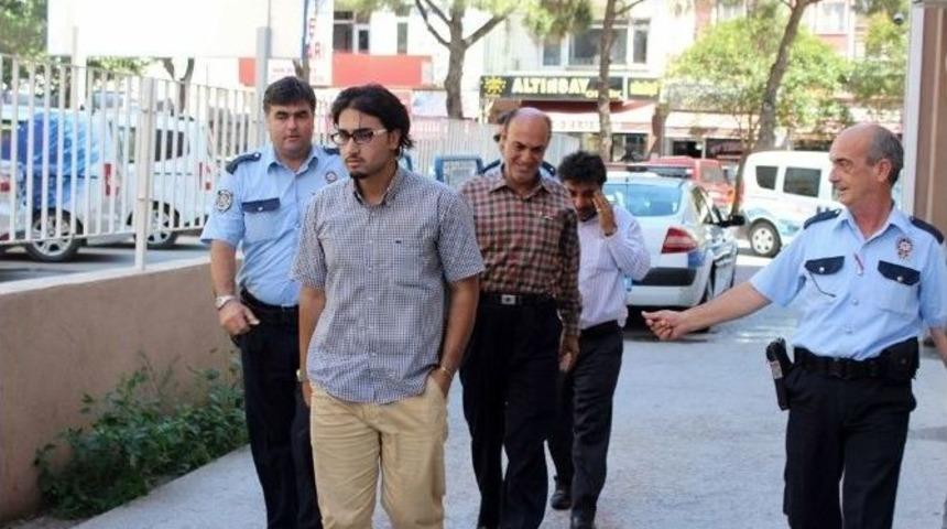 &Ccedil;anakkale&rsquo;de İranlı Tırnak&ccedil;ılar Yakandı